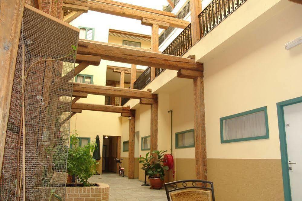Gardens Apartment *